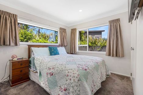 Photo of property in 7a Caledonia Place, Highlands Park, New Plymouth, 4312