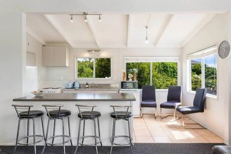 Photo of property in 2/29 Sealy Road, Torbay, Auckland, 0630