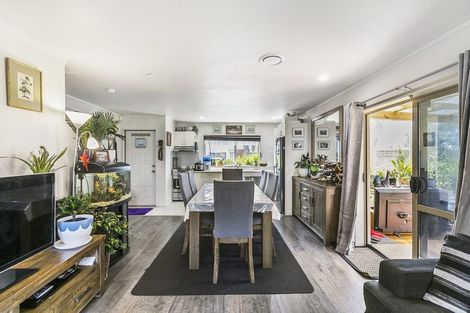 Photo of property in 17 Kora Avenue, Ranui, Auckland, 0612