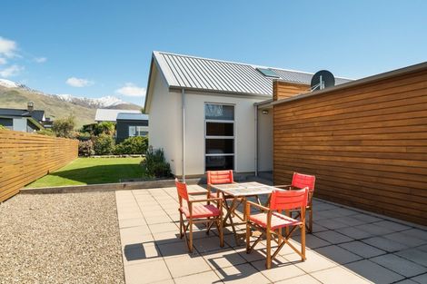 Photo of property in 17 Daniels Terrace, Wanaka, 9305
