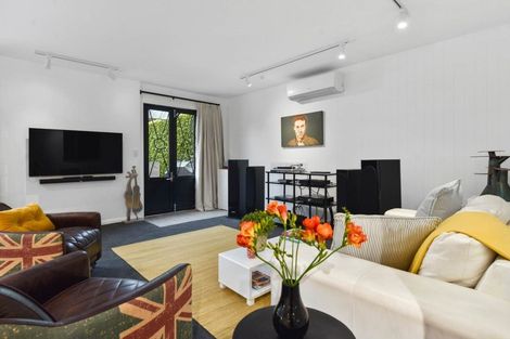Photo of property in 2/25a Lake Road, Devonport, Auckland, 0624