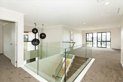 Photo of property in 6 Greenlink Rise, Long Bay, Auckland, 0630