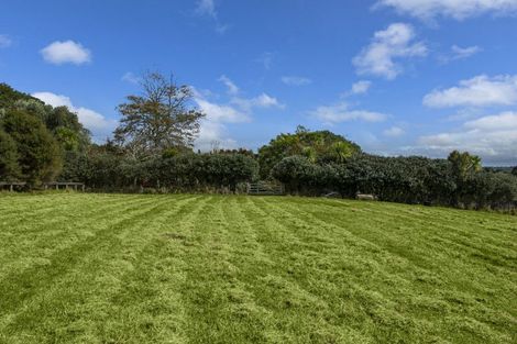 Photo of property in 13 Vaughans Road, Okura, Albany, 0792