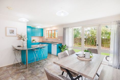 Photo of property in 17 Chilton Grove, Hokowhitu, Palmerston North, 4410