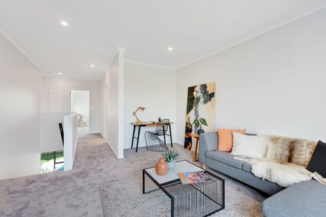 Photo of property in 28 Owen Chapman Drive, Red Beach, 0932