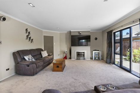 Photo of property in 2a Wallath Road, Westown, New Plymouth, 4310