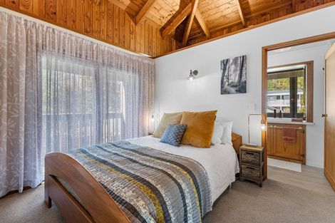 Photo of property in 32 Aoturoa Avenue, Rotoiti Forest, Rotorua, 3074
