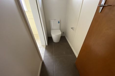 Photo of property in 30 Megan Avenue, Pakuranga Heights, Auckland, 2010