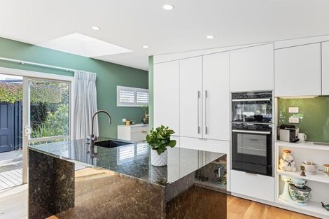 Photo of property in 47 Cleveland Street, Edgeware, Christchurch, 8013