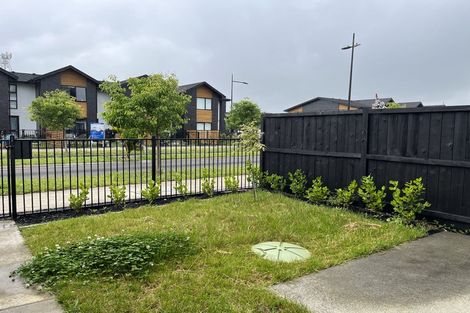 Photo of property in 73 Papatupu Way, Kumeu, 0810