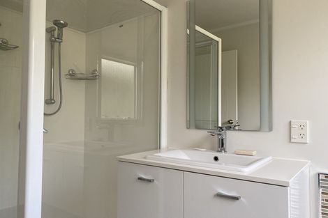 Photo of property in 8 Phillip Avenue, Glen Eden, Auckland, 0602
