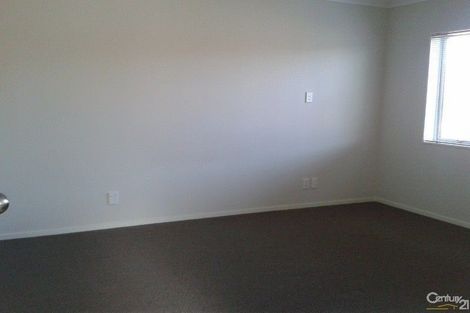 Photo of property in 5 Lorenzo Way, Flat Bush, Auckland, 2016