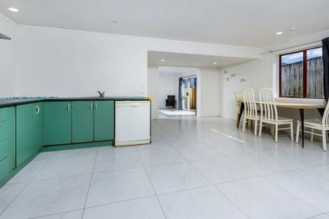 Photo of property in 134 Colwill Road, Massey, Auckland, 0614