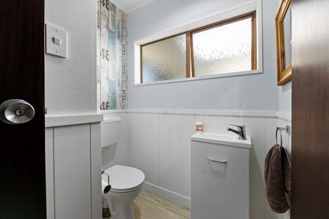 Photo of property in 15 Quin Crescent, Hawera, 4610