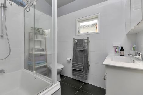 Photo of property in 622 East Coast Road, Pinehill, Auckland, 0630