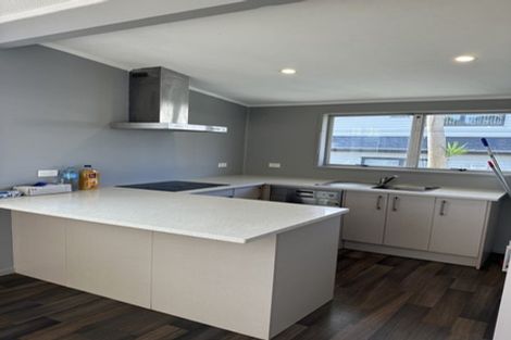 Photo of property in 328 Roscommon Road, Clendon Park, Auckland, 2103