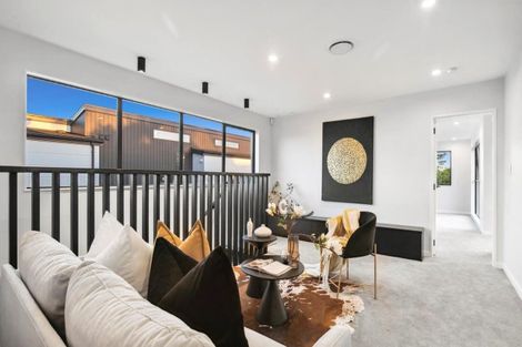 Photo of property in 22 Pukeko Road, Hobsonville, 0616