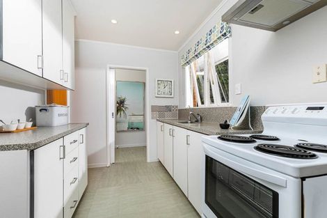 Photo of property in 2/6 Palawan Place, Torbay, Auckland, 0630