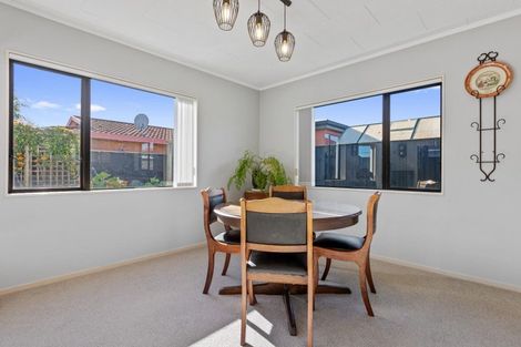 Photo of property in 1 Mangorei Road, Merrilands, New Plymouth, 4312