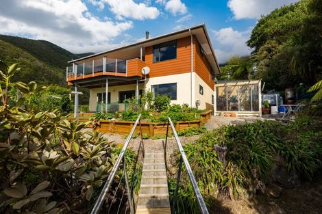 Photo of property in 3 Ruataniwha Place, Okiwi Bay, French Pass, 7193