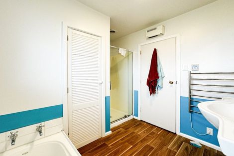 Photo of property in 1 Ostend Place, Avonhead, Christchurch, 8042