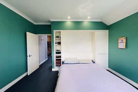 Photo of property in 6 Holly Court, Palmerston North, 4410