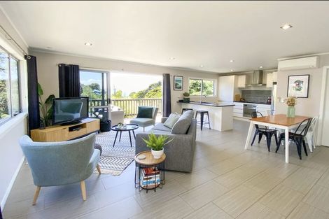 Photo of property in 33 Whaanga Road, Raglan, 3297