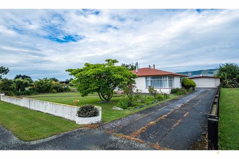Photo of property in 1 Regent Street, Waimate, 7924