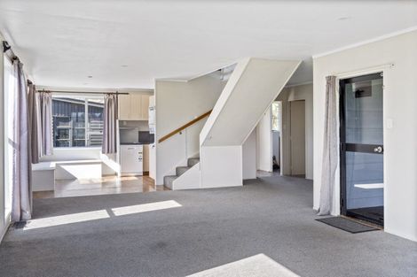 Photo of property in 4 Guernsey Place, Fitzherbert, Palmerston North, 4410