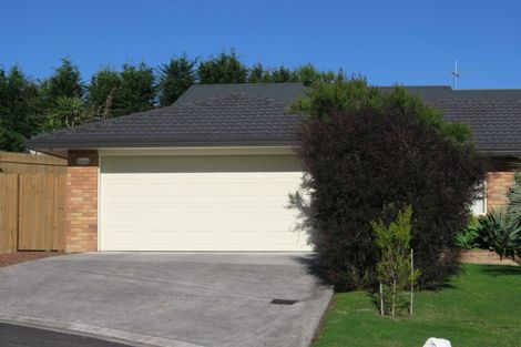 Photo of property in 28 View Ridge Drive, Ranui, Auckland, 0612