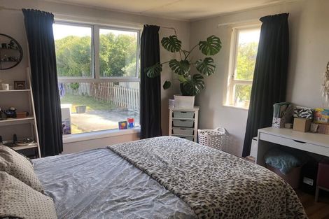 Photo of property in 2 Sutton Place, Hawera, 4610