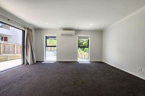 Photo of property in 1a Te Reinga View, Tawa, Wellington, 5028