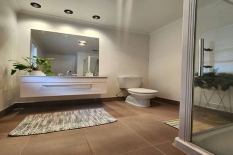 Photo of property in 7 Renata Crescent, Te Atatu Peninsula, Auckland, 0610