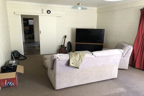 Photo of property in 43 Matuhi Rise, Henderson, Auckland, 0612