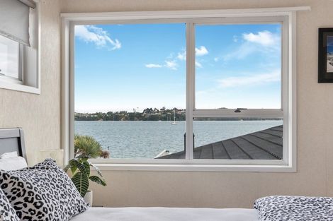 Photo of property in 6 Musick Point Road, Bucklands Beach, Auckland, 2012