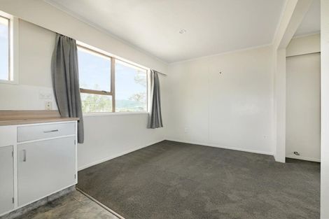 Photo of property in 79 Stewart Drive, Newlands, Wellington, 6037