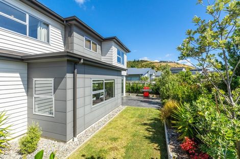Photo of property in 90b/1 Endeavour Drive, Whitby, Porirua, 5024