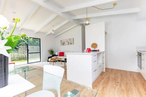 Photo of property in 30a Leo Street, Glen Eden, Auckland, 0602