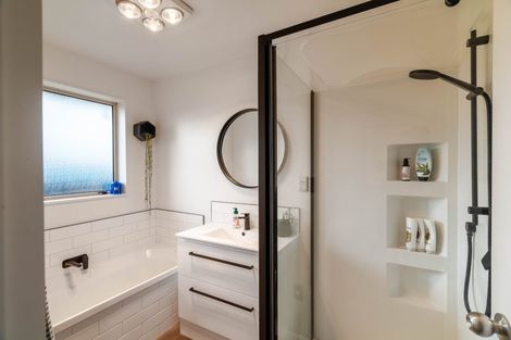 Photo of property in 10 Peel Close, Rolleston, 7614