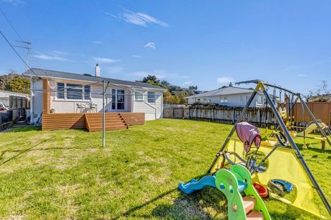 Photo of property in 16 Alberta Road, Glen Avon, New Plymouth, 4312