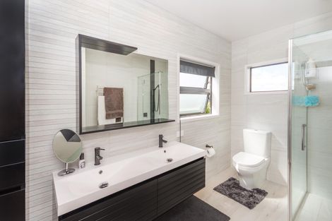 Photo of property in 38a Max Short Drive, Pukekohe, 2120