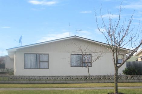 Photo of property in 2/802 Victoria Street, Parkvale, Hastings, 4122