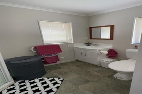 Photo of property in 13 Cairnsvale Rise, Manurewa, Auckland, 2105