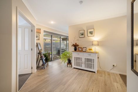 Photo of property in 32 Parklea Avenue, Halswell, Christchurch, 8025