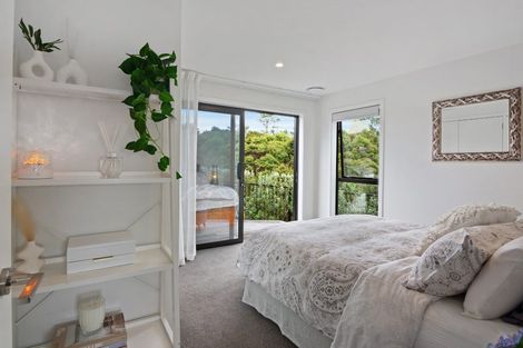 Photo of property in 9 Koiora Lane, Long Bay, Auckland, 0630