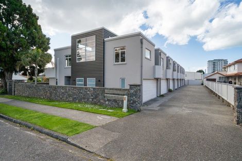 Photo of property in 4/29 Third Avenue, Tauranga, 3110