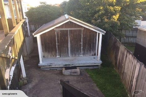 Photo of property in 6 Ozich Avenue, Te Atatu South, Auckland, 0610