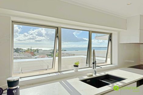 Photo of property in 2b/6 The Promenade, Takapuna, Auckland, 0622