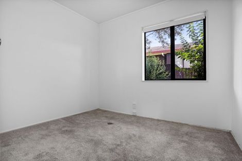 Photo of property in 2/79 Aberfeldy Avenue, Highland Park, Auckland, 2010