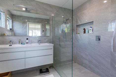 Photo of property in 45 Huia Road, Titirangi, Auckland, 0604